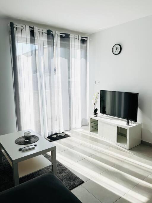Maison 4 Personnes Avec Jacuzzi マリニャーヌ エクステリア 写真