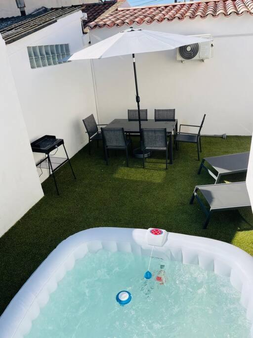 Maison 4 Personnes Avec Jacuzzi マリニャーヌ エクステリア 写真